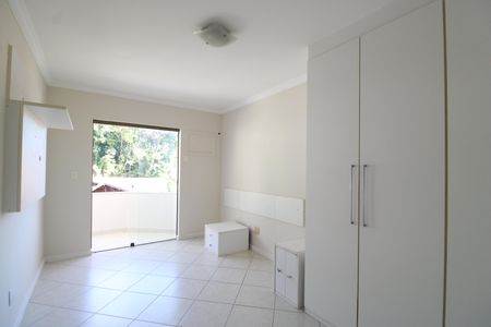 Casa de condomínio à venda com 231m², 4 quartos e 1 vagaSuíte 2