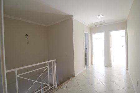 Casa de condomínio à venda com 231m², 4 quartos e 1 vagaHall