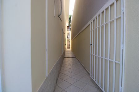 Casa de condomínio à venda com 231m², 4 quartos e 1 vagaLateral da casa