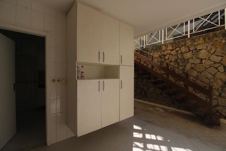 Casa de condomínio à venda com 231m², 4 quartos e 1 vagaÁrea de serviço