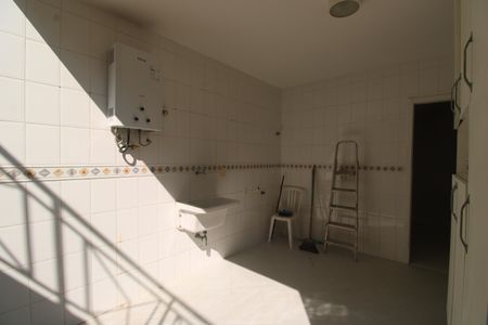 Casa de condomínio à venda com 231m², 4 quartos e 1 vagaÁrea de serviço