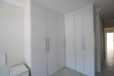 Casa de condomínio à venda com 231m², 4 quartos e 1 vagaSuíte 2