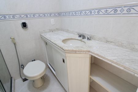 Casa de condomínio à venda com 231m², 4 quartos e 1 vagaBanheiro social 1