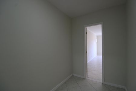 Casa de condomínio à venda com 231m², 4 quartos e 1 vagaSuíte 1 - Closet