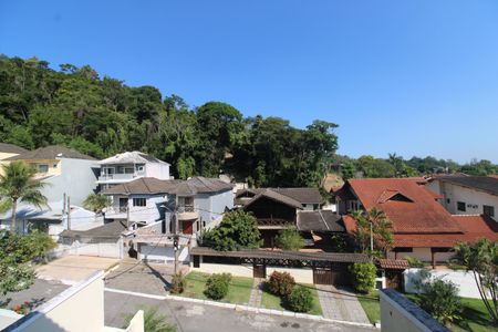 Casa de condomínio à venda com 231m², 4 quartos e 1 vagaSuíte 1 - Varanda que se comunica com a suíte 2