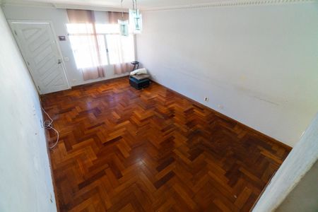 Casa à venda com 130m², 3 quartos e 4 vagasSala
