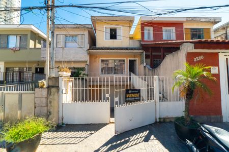 Casa à venda com 130m², 3 quartos e 4 vagasFachada