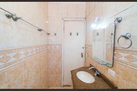 Casa à venda com 130m², 3 quartos e 4 vagasBanheiro
