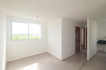 Sala de apartamento para alugar com 2 quartos, 45m² em Santa Cruz, Rio de Janeiro