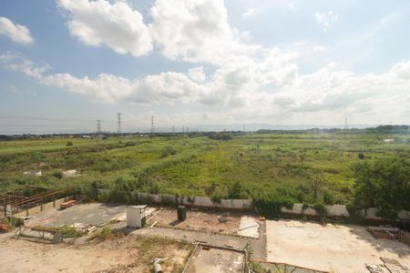 Vista do Quarto 1 de apartamento para alugar com 2 quartos, 45m² em Santa Cruz, Rio de Janeiro
