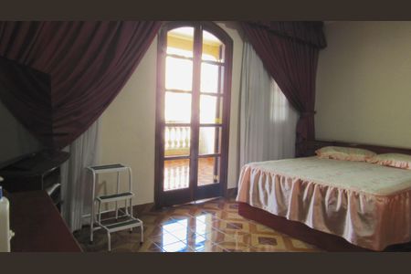 Casa para alugar com 231m², 3 quartos e 2 vagasSuíte