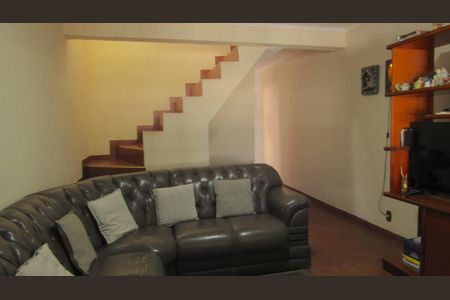 Casa para alugar com 231m², 3 quartos e 2 vagasSala