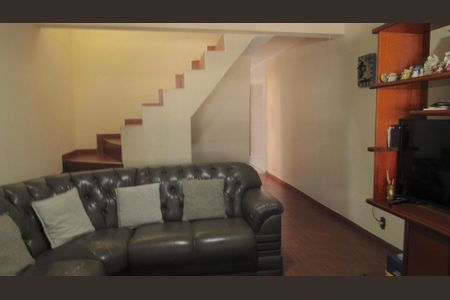 Casa para alugar com 231m², 3 quartos e 2 vagasSala