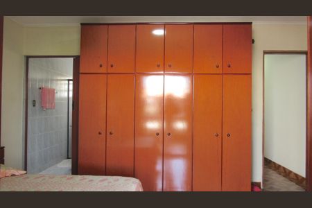 Casa para alugar com 231m², 3 quartos e 2 vagasSuíte