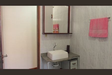 Casa para alugar com 231m², 3 quartos e 2 vagasBanheiro 2