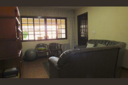 Casa para alugar com 231m², 3 quartos e 2 vagasSala