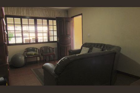 Casa para alugar com 231m², 3 quartos e 2 vagasSala