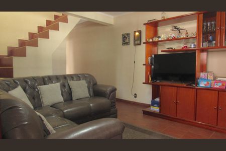 Sala de casa para alugar com 3 quartos, 231m² em Veloso, Osasco