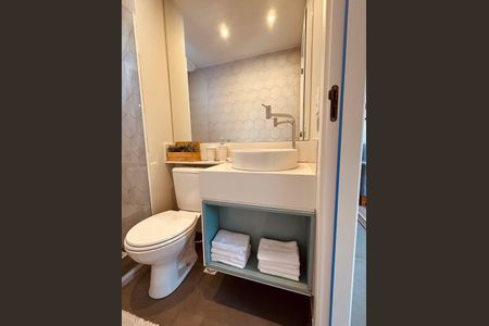 Banheiro  de apartamento à venda com 2 quartos, 40m² em Jardim Garcia, Campinas