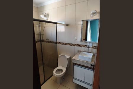 Casa à venda com 158m², 3 quartos e 2 vagasBanheiro 