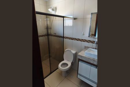 Casa à venda com 158m², 3 quartos e 2 vagasBanheiro 