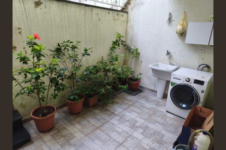 Casa à venda com 158m², 3 quartos e 2 vagasÁrea de serviço