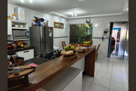 Casa à venda com 158m², 3 quartos e 2 vagasCozinha