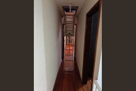 Casa à venda com 158m², 3 quartos e 2 vagasCorredor