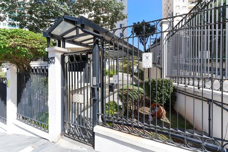 Apartamento para alugar com 65m², 2 quartos e 1 vagaFachada do condomínio