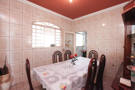 Casa para alugar com 300m², 4 quartos e 10 vagas