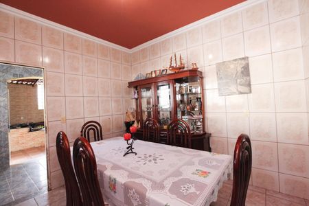 Casa para alugar com 300m², 4 quartos e 10 vagas