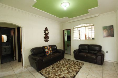 Casa para alugar com 300m², 4 quartos e 10 vagas