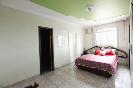 Casa para alugar com 300m², 4 quartos e 10 vagas