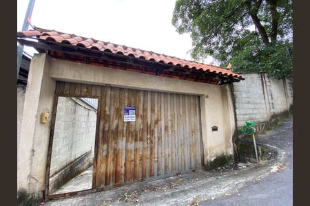 Casa para alugar com 300m², 4 quartos e 10 vagas Casa para alugar com 300m², 4 quartos e 10 vagasPLAQUINHA INSTALADA MEKL-46