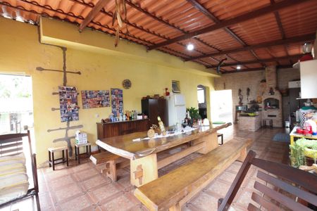 Casa para alugar com 300m², 4 quartos e 10 vagas