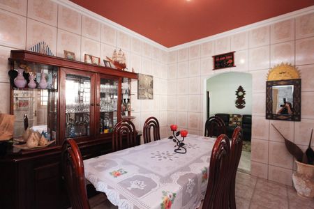 Casa para alugar com 300m², 4 quartos e 10 vagas
