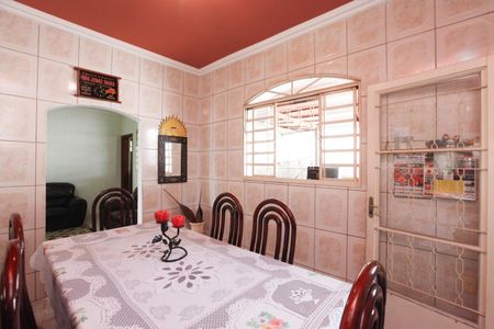 Casa para alugar com 300m², 4 quartos e 10 vagas