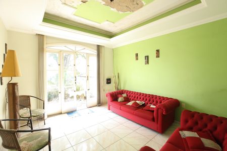 Casa para alugar com 300m², 4 quartos e 10 vagas