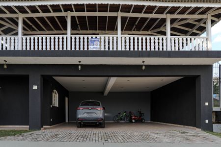 Casa de condomínio para alugar com 800m², 3 quartos e 9 vagasFachada