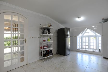 Casa de condomínio para alugar com 800m², 3 quartos e 9 vagasCozinha