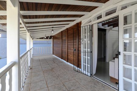 Casa de condomínio para alugar com 800m², 3 quartos e 9 vagasVaranda