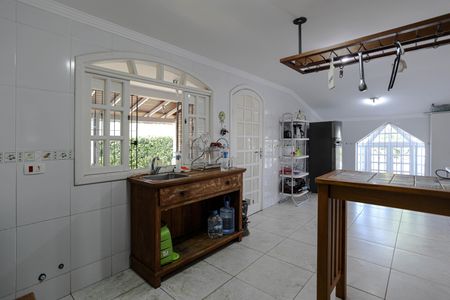 Casa de condomínio para alugar com 800m², 3 quartos e 9 vagasCozinha