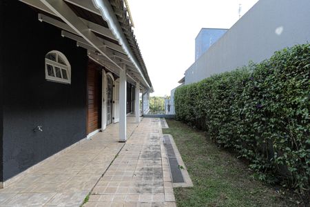 Casa de condomínio para alugar com 800m², 3 quartos e 9 vagasQuintal