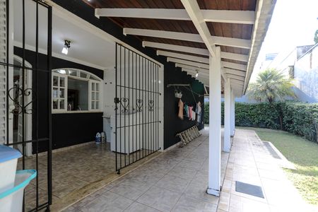 Casa de condomínio para alugar com 800m², 3 quartos e 9 vagasQuintal