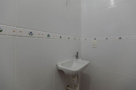 Casa de condomínio para alugar com 800m², 3 quartos e 9 vagasBanheiro - Dispensa