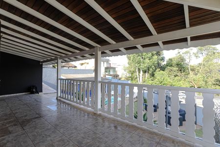 Casa de condomínio para alugar com 800m², 3 quartos e 9 vagasVaranda