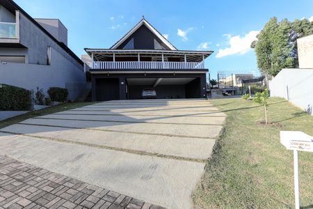 Casa de condomínio para alugar com 800m², 3 quartos e 9 vagasFachada