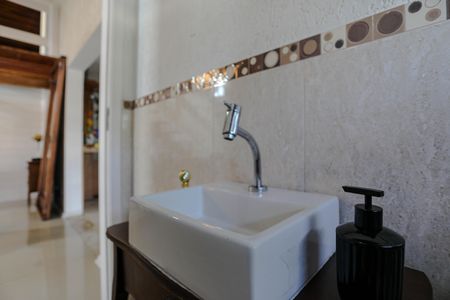 Casa de condomínio para alugar com 800m², 3 quartos e 9 vagasLavabo