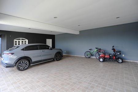 Casa de condomínio para alugar com 800m², 3 quartos e 9 vagasGaragem