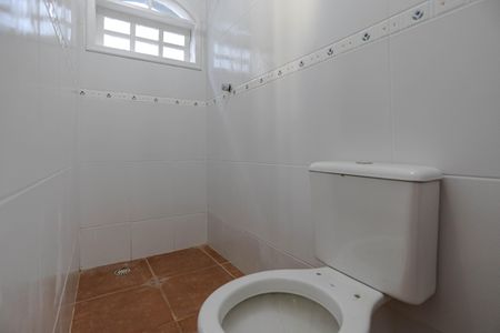 Casa de condomínio para alugar com 800m², 3 quartos e 9 vagasBanheiro - Dispensa